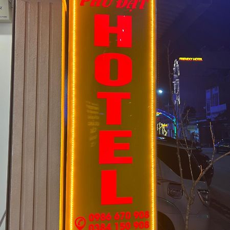 Phu Dat Hotel Dong Van  Exterior photo
