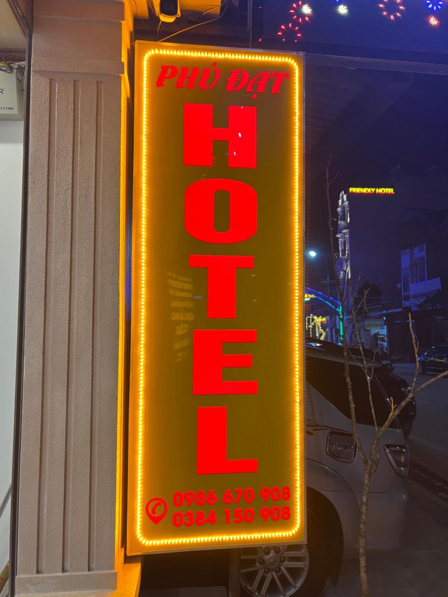 Phu Dat Hotel Dong Van  Exterior photo
